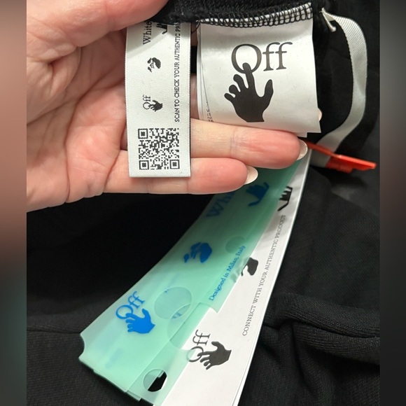 Off-White Cropped Hoodie - Picture 8 of 10